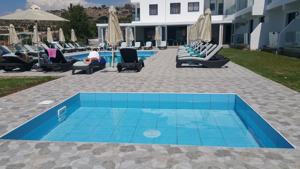 Marica'S Boutique Hotel Kissonerga Esterno foto