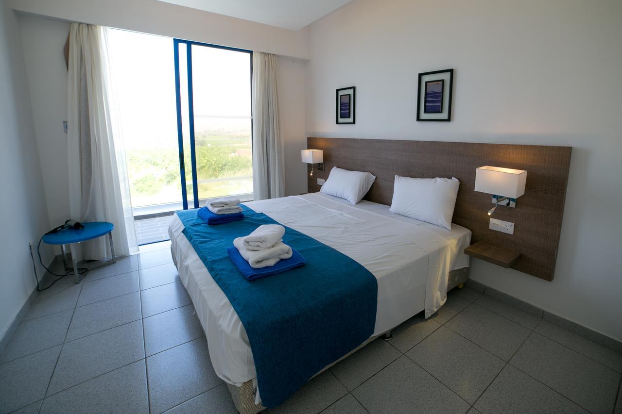 Marica'S Boutique Hotel Kissonerga Esterno foto