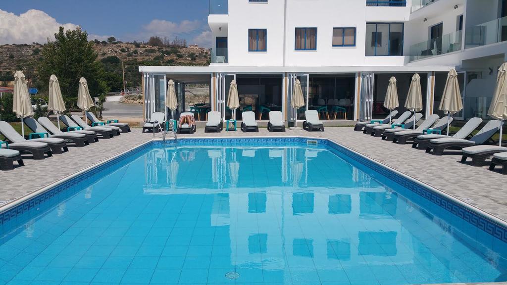 Marica'S Boutique Hotel Kissonerga Esterno foto
